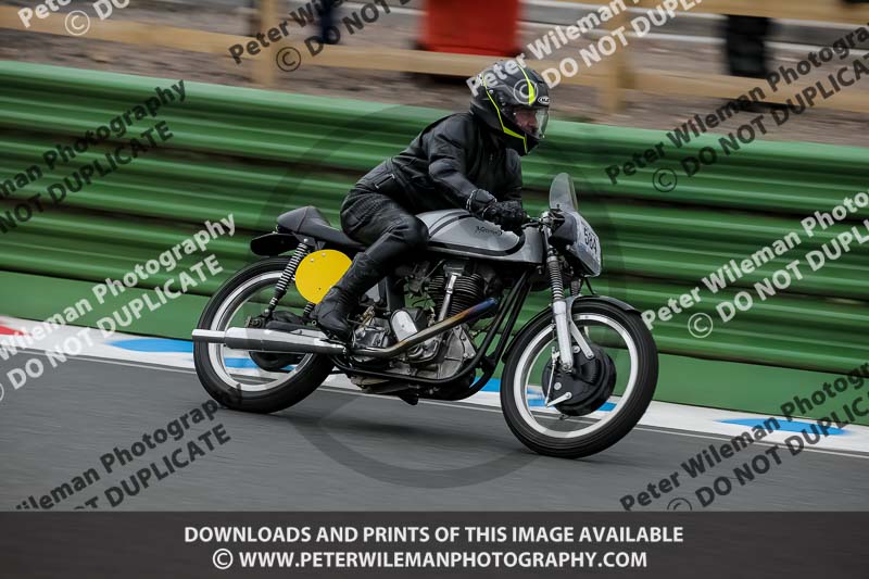 Vintage motorcycle club;eventdigitalimages;mallory park;mallory park trackday photographs;no limits trackdays;peter wileman photography;trackday digital images;trackday photos;vmcc festival 1000 bikes photographs